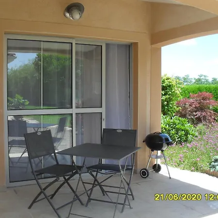 Maisonnette Neuve A La Campagne